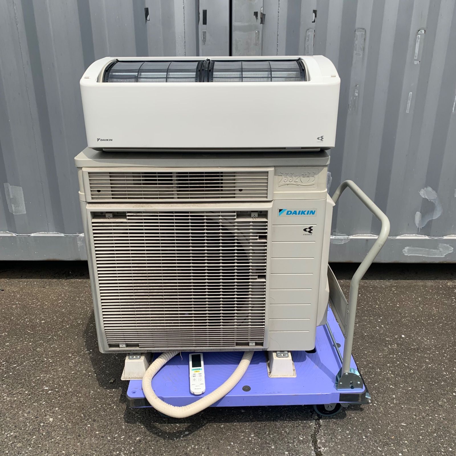 ◯2021年製　ダイキン　ルームエアコン　F56YTRXP-W 18畳用200v