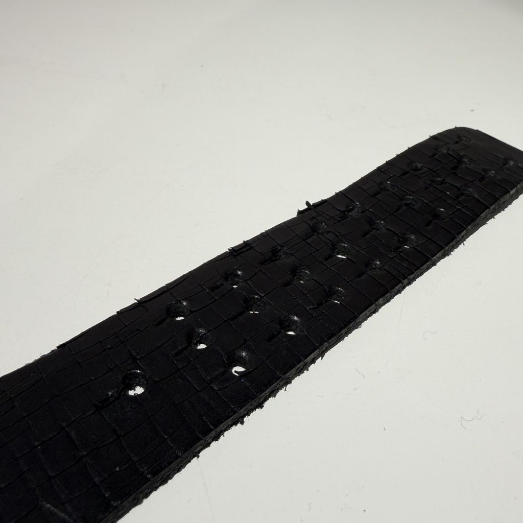 OUR LEGACY アワーレガシー 3cm choker crack black leather