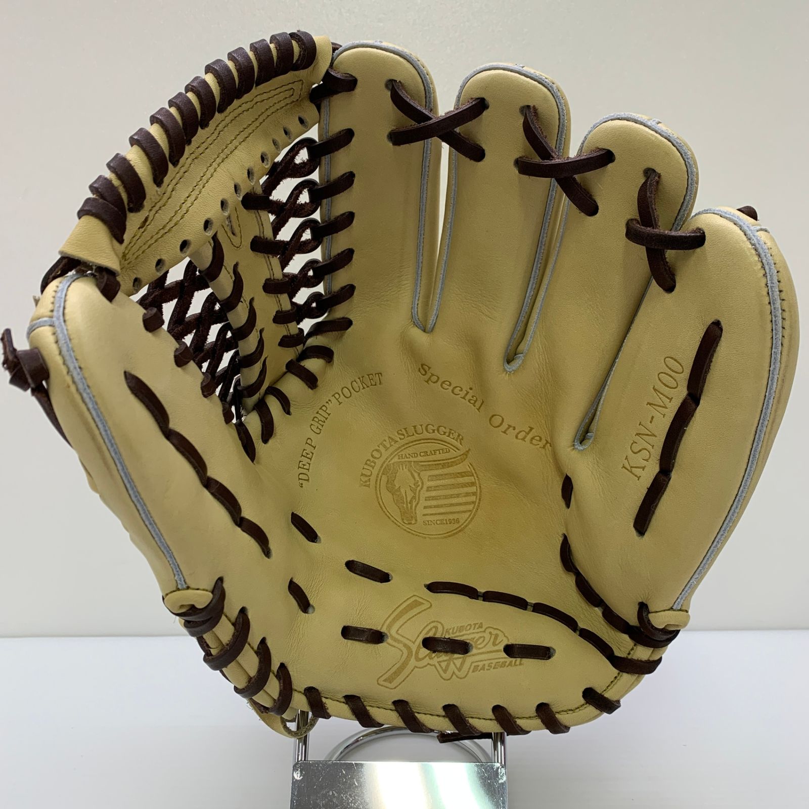 【新品未使用】KUBOTA SLUGGER 久保田 スラッガー KSN-M00灰 久保田スラッガー KUBOTA SLUGGER KSN-M00 硬式 大人 一般 内野手用