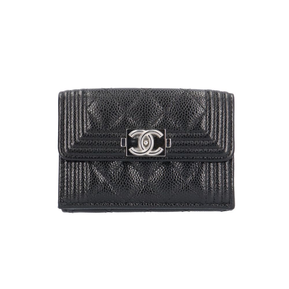 シャネル スモール フラップ ウォレット ボーイシャネル 三つ折り財布 キャビアスキン A84432 レディース CHANEL 中古 シャネル