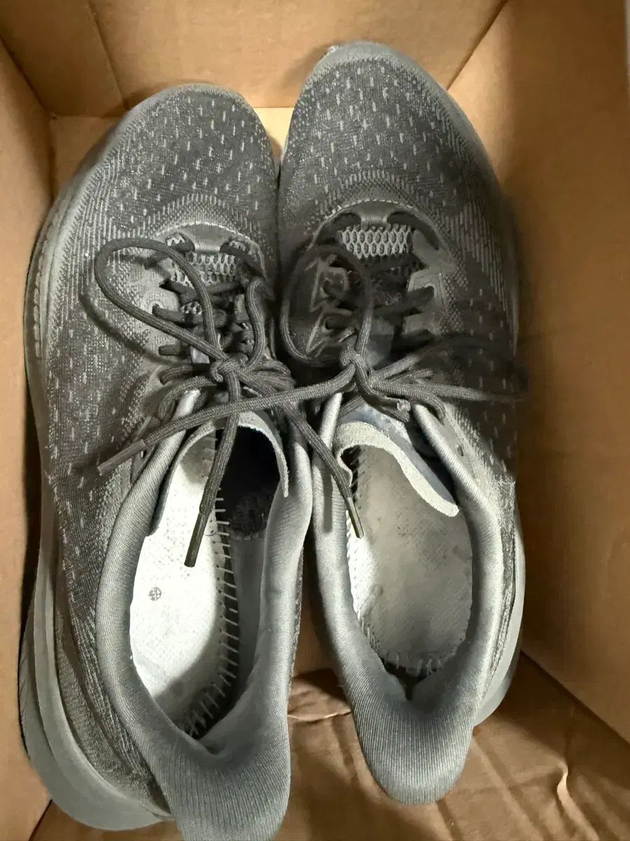 HOKA ONE ONE ホカオネオネ 麻 下 6 275