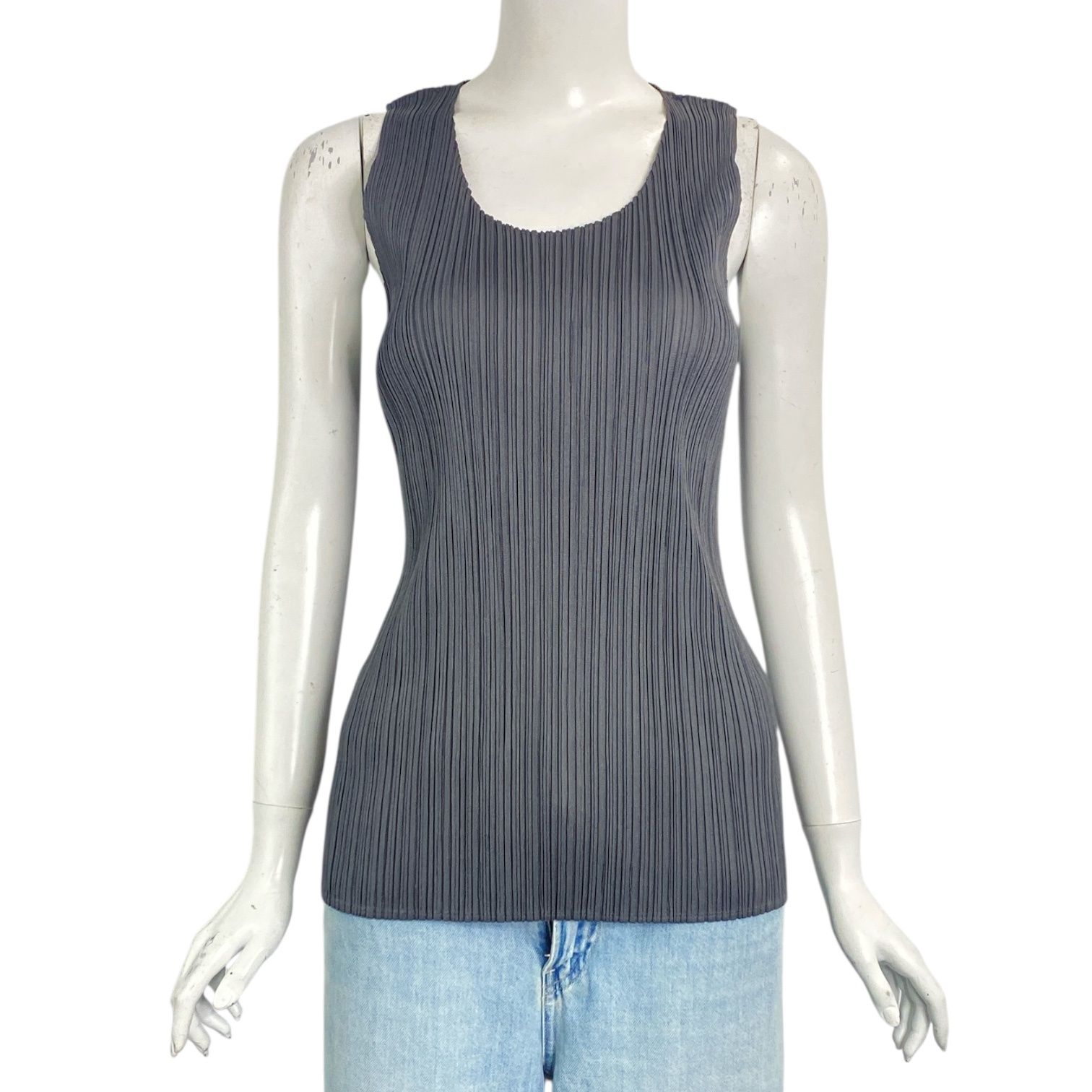 新品同様 ISSEY MIYAKE イッセイミヤケ PLEATS PLEASE プリーツプリーズ トップス ベスト グレー サイズ4