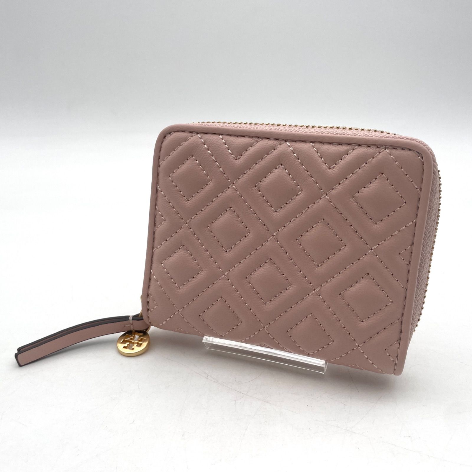 【未使用品に近い】TORY BURCH トリーバーチ 刺繍 キルティング 2つ折り財布 ピンク レディース