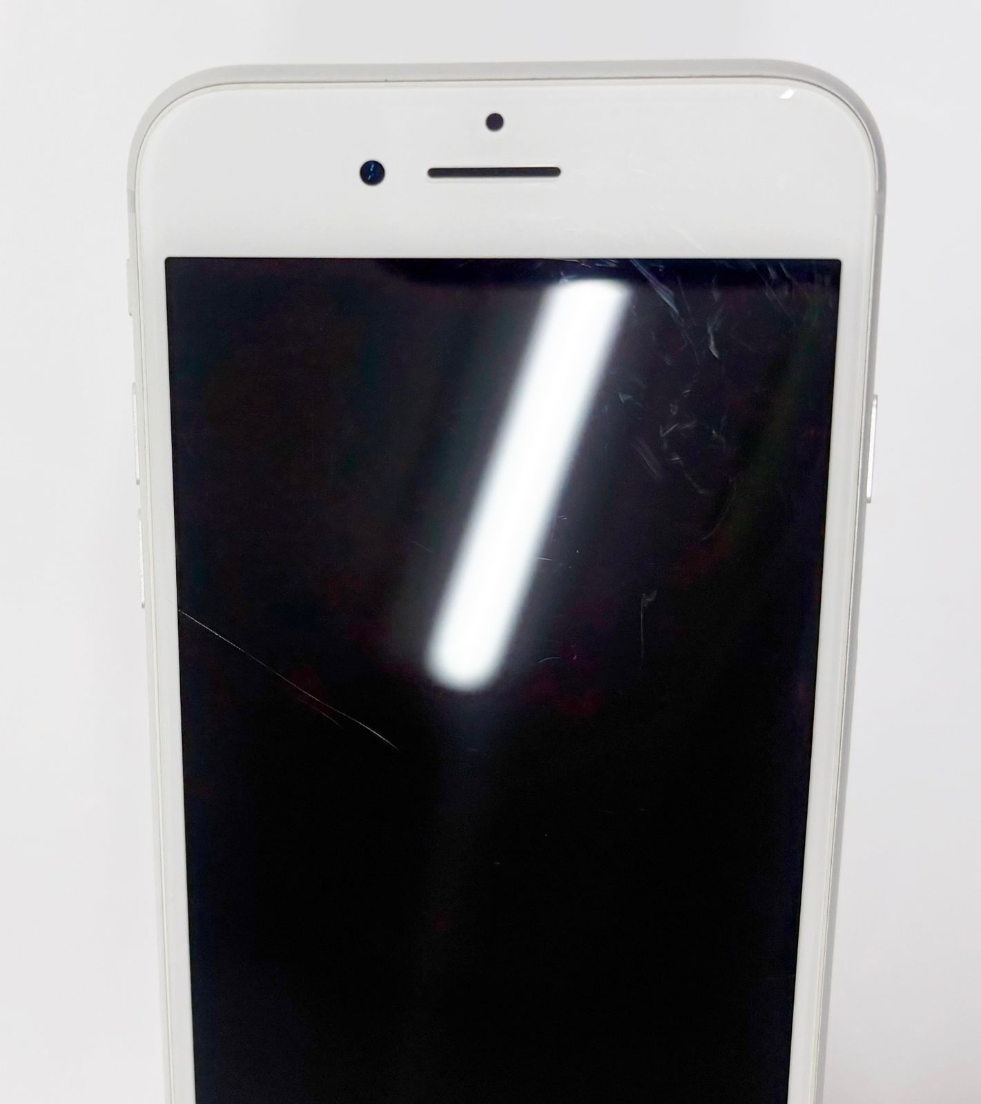 iPhone8 64GB ホワイト バッテリー96% SIMフリー - メルカリ