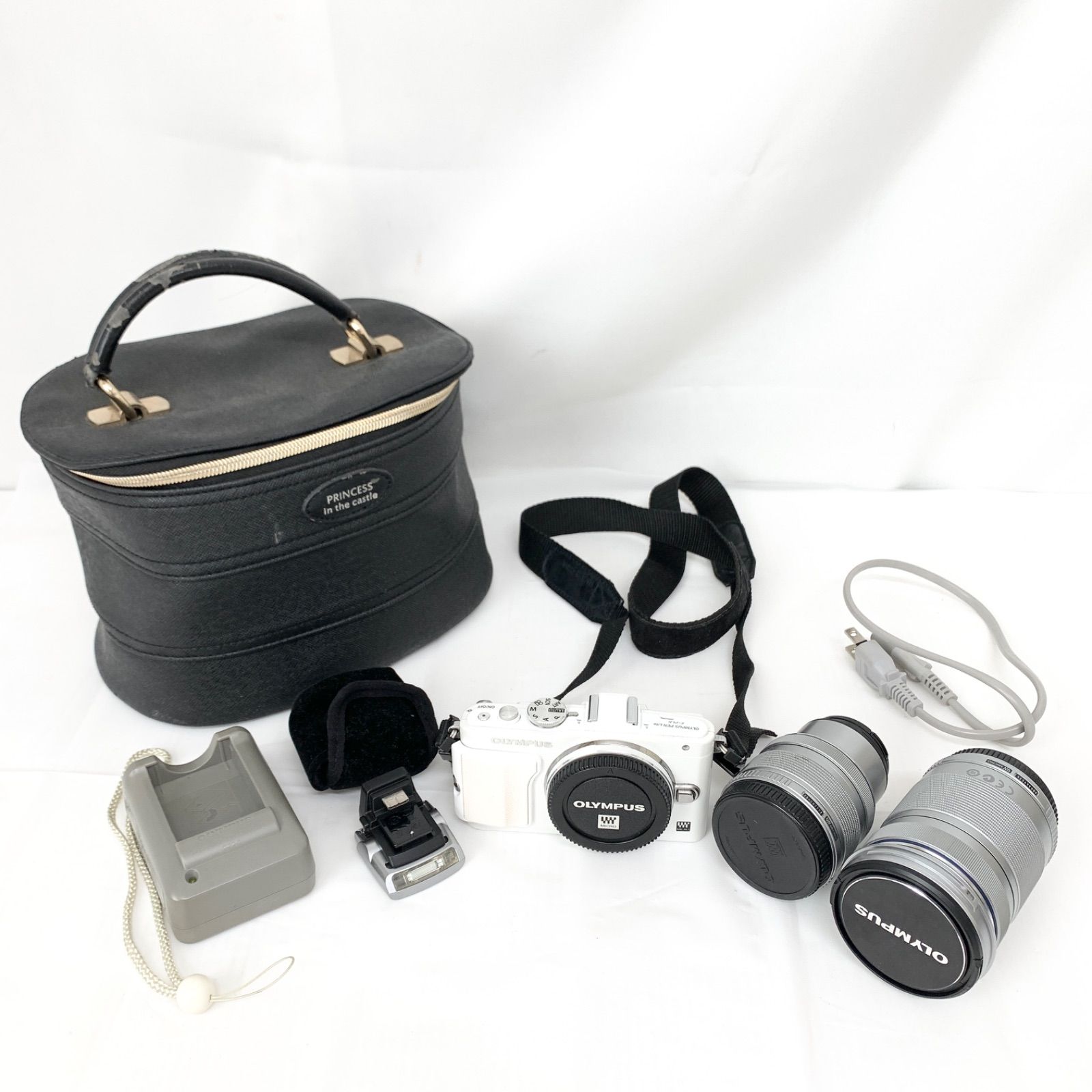 【中古品】オリンパス OLYMPUS ミラーレスカメラ ホワイト PEN Lite E-PL6 　レンズM.ZUIKO DIGITAL 40-150mm / 14-42mm　※代替ケースに生地劣化あり　M80611-10