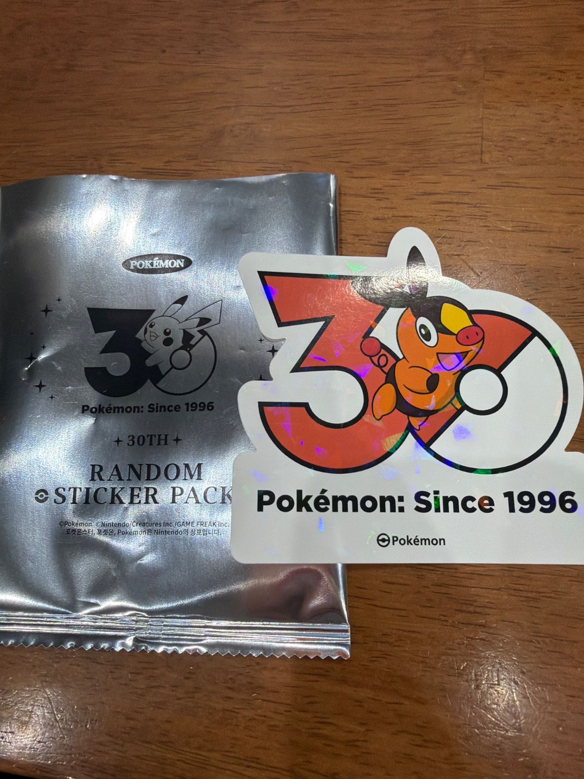ポカブ 現地売切【韓国限定】ポケモン 30周年記念ステッカー - メルカリ