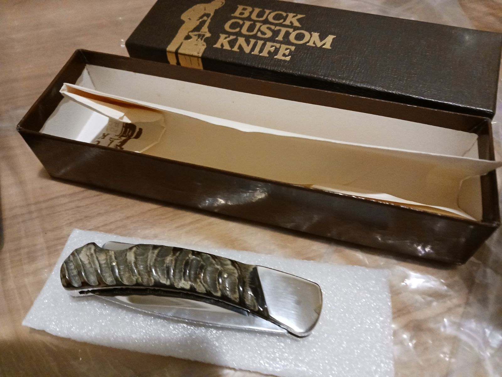 バック Buck カスタムフォールディングナイフ BUCK CUSTOM KNIFE