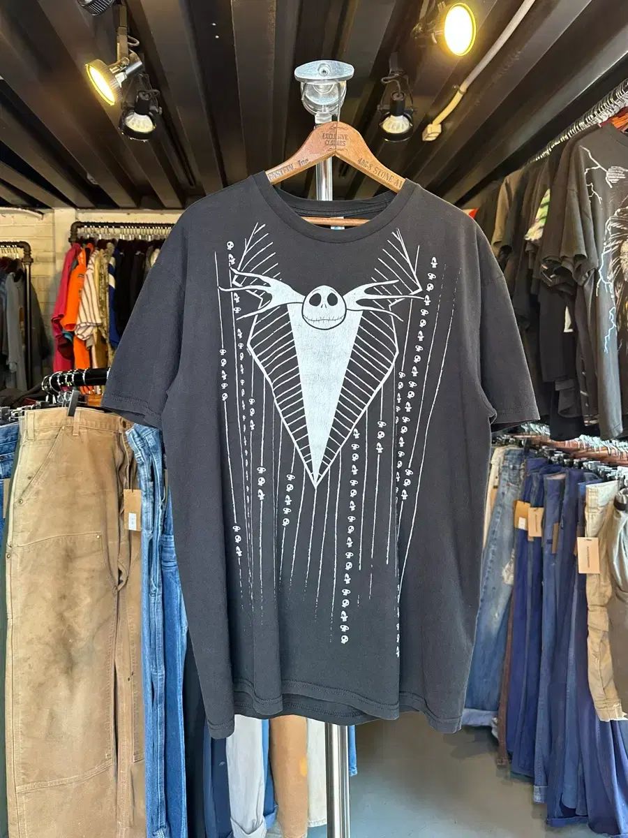 100-105 ディズニー チームボタンのクリスマス 悪夢 プリンティング Tシャツ