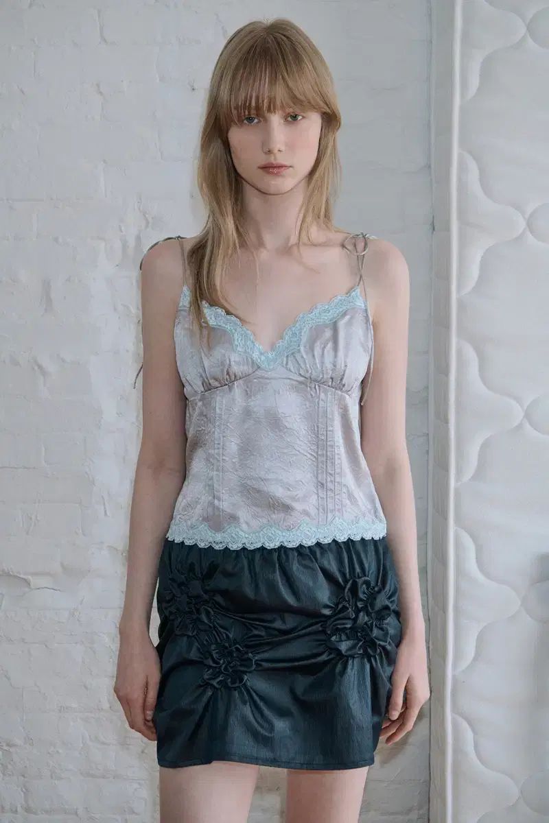 シヌーン レース ブラウス Satin Lace Sleeveless Blouse