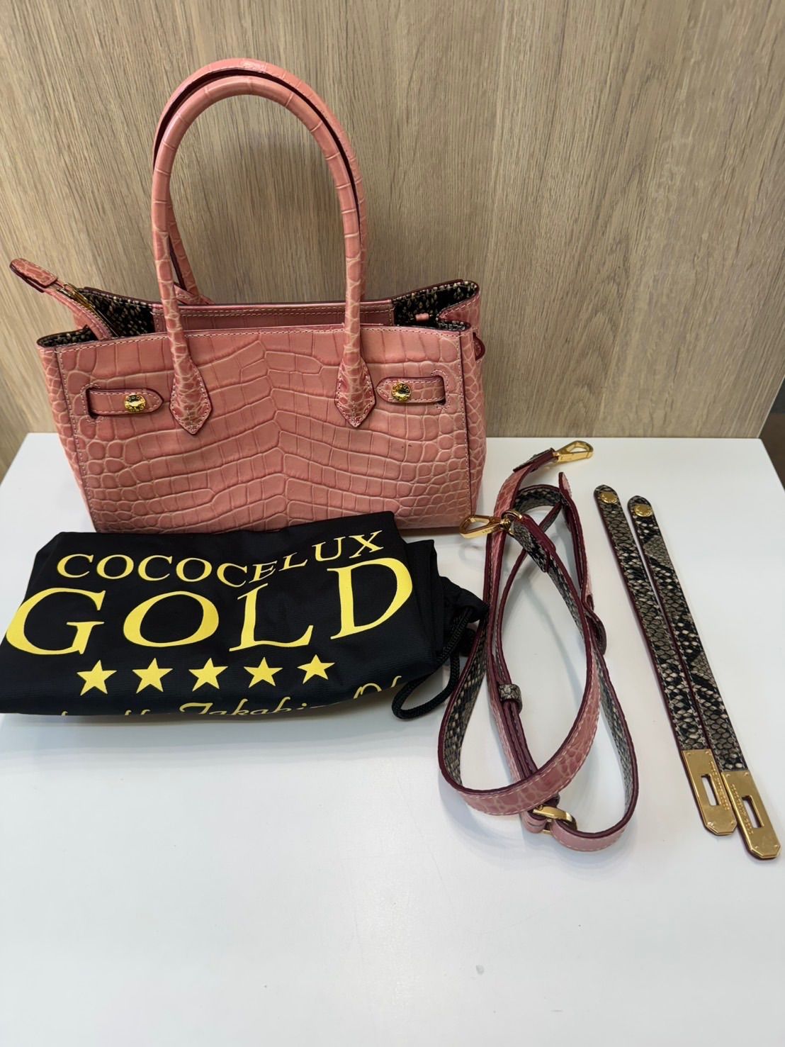 美品】 COCOSELUXGOLDココセリュックスゴールド クロコ型押し 2WAY 