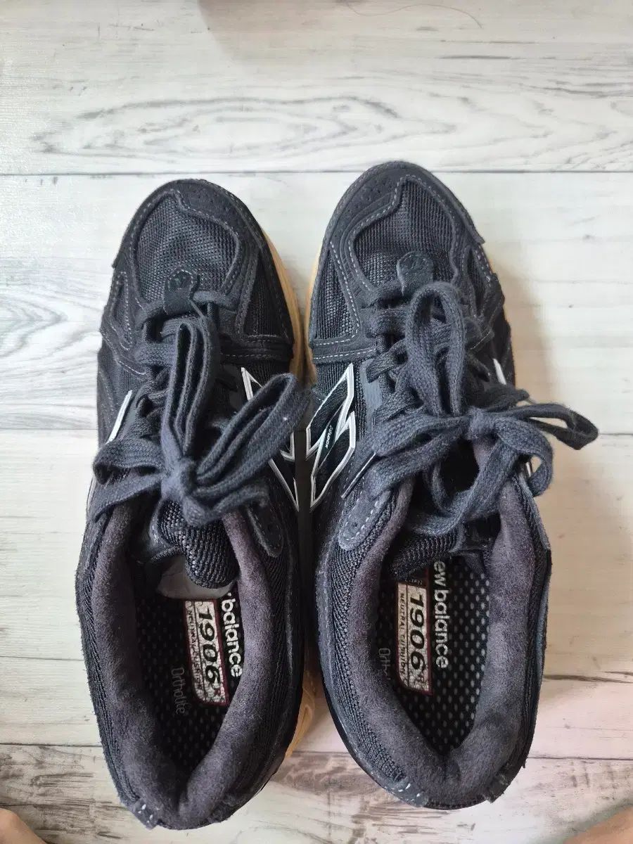 ニューバランス 1906R ブラックㅡ新品