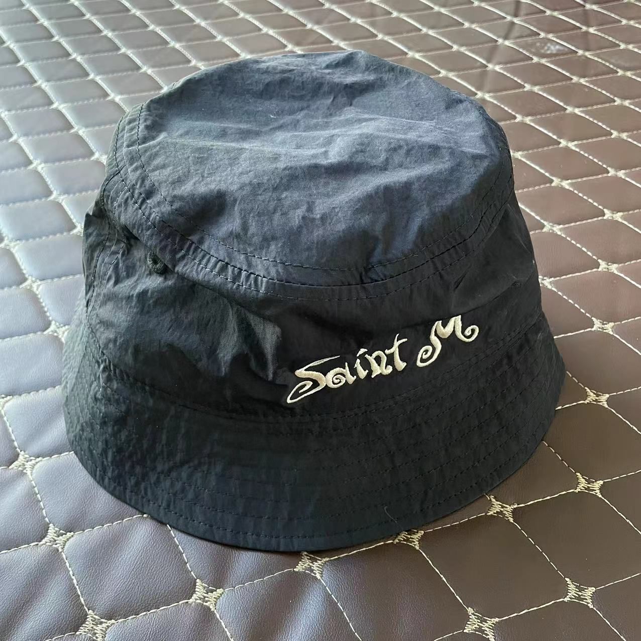 SAINT Mxxxxxx セントマイケル 23SS ロゴ刺繡 バケットハット SAINT Mxxxxxx セントマイケル 23SS ロゴ刺繡 バケットハット - メルカリ
