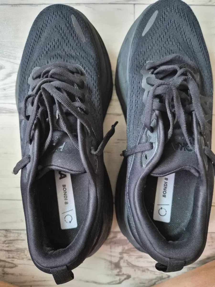 HOKA ONE ONE ホカオネオネ ボンダイ 8 ブラック スニーカー