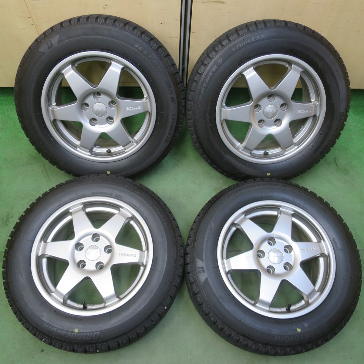 バリ溝！25年！ほぼ10分★ワーゲン 等 TECMAG Type 206R 215/60R16 スタッドレス ブリヂストン アイスパートナー2 テクマグ 16インチ PCD112/5H★6060602イス