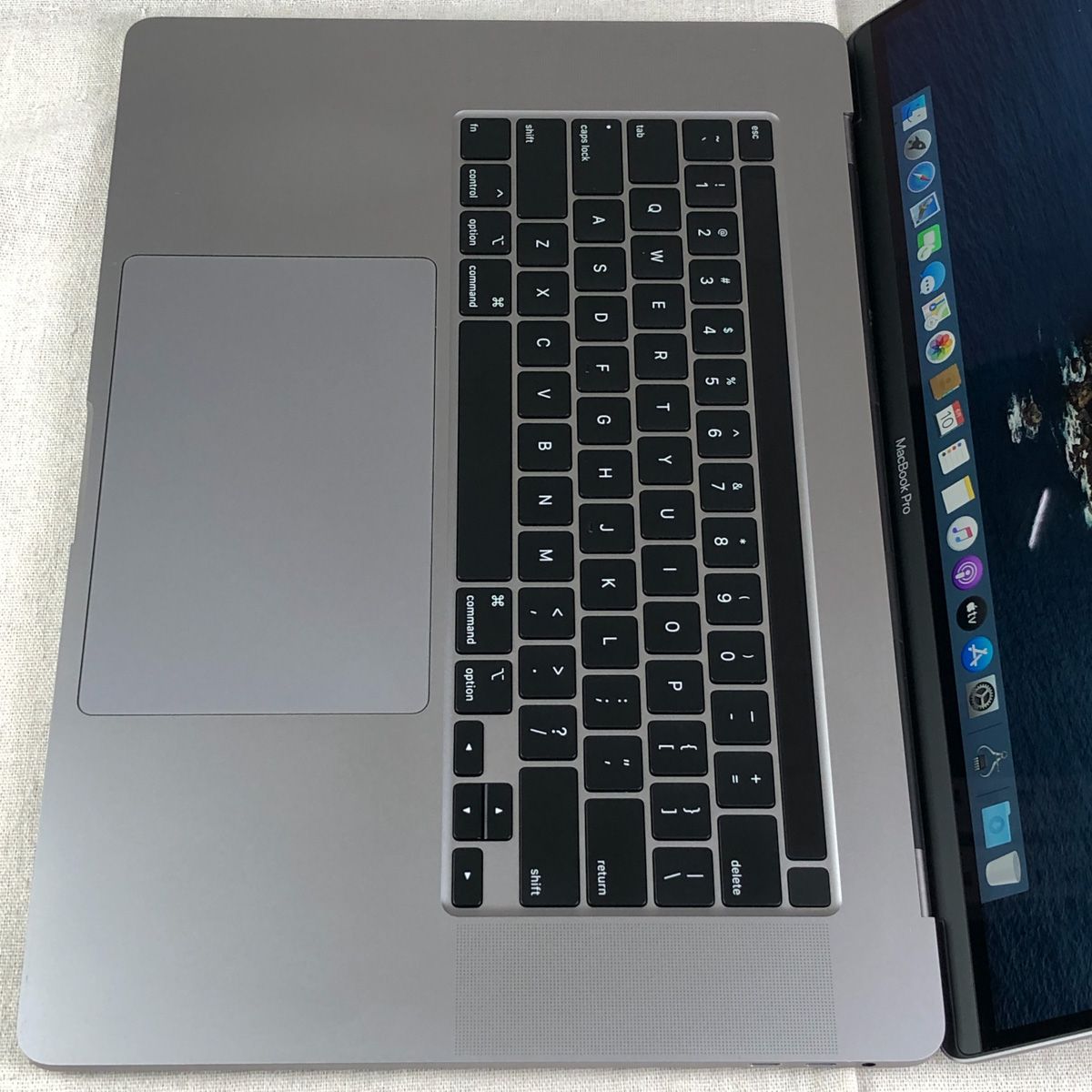 ジャンク MacBook Pro 16