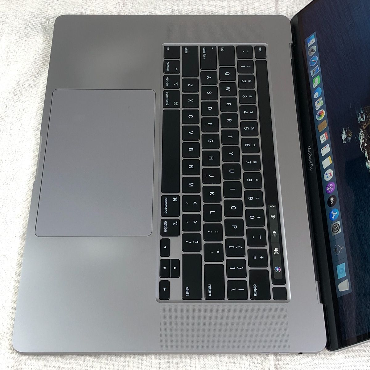 ジャンク MacBook Pro 16