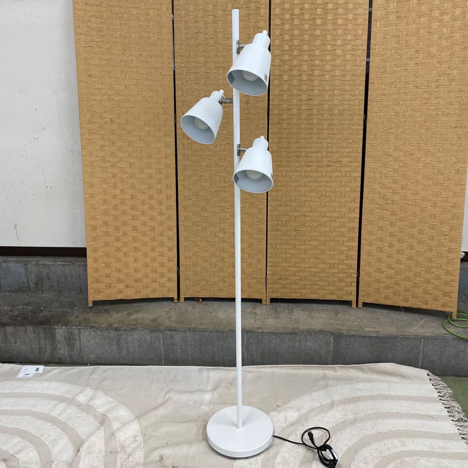 □ 【値下げ交渉可能】NITORI ニトリ フロアランプ 3灯式 間接照明