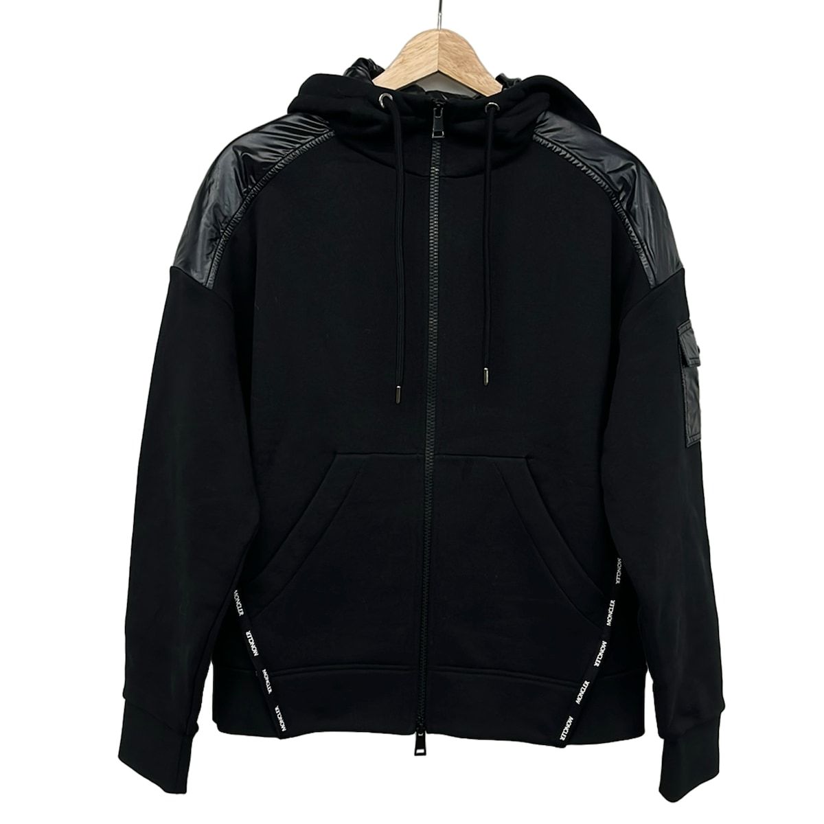 MONCLER(モンクレール) パーカー サイズXS メンズ美品 - 黒 長袖/ジップアップ