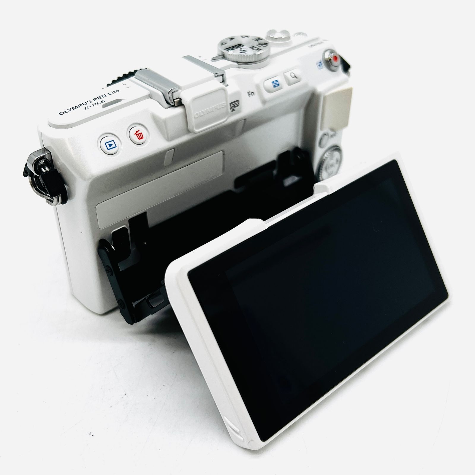 OLYMPUS ミラーレス一眼 PEN Lite E-PL6 レンズキット ホワイト E-PL6 