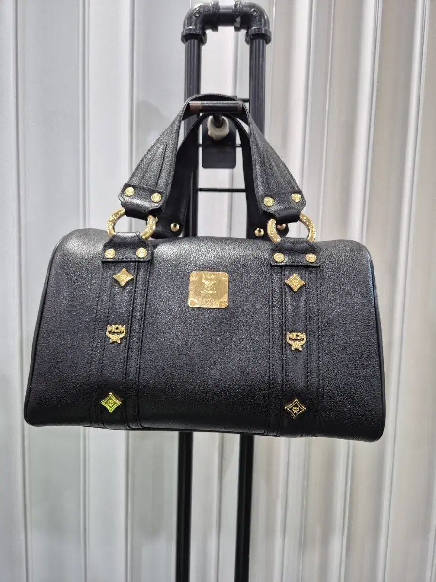 正規品) MCM トートバッグ ブラック ゴールド 装飾