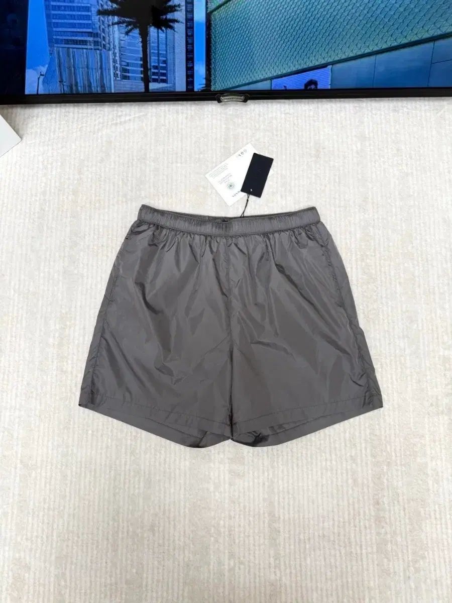 PRADA プラダ ショーツ グレー 購入
