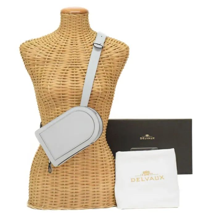 デルヴォー DELVAUX パン シティ PM ジャンピングカーフ (レザー) SV金具 ショルダーバッグ 斜めかけ ポシェット メンズ レディース クラウド (グレー) 正規品 新品同様 中古 mbz04008