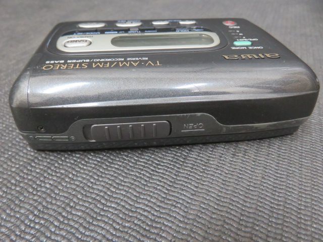 アイワ　ラジオ　カセットレコーダー　HS-J50 ジャンク ジャンク アイワ aiwa カセットレコーダー JS560 - メルカリ
