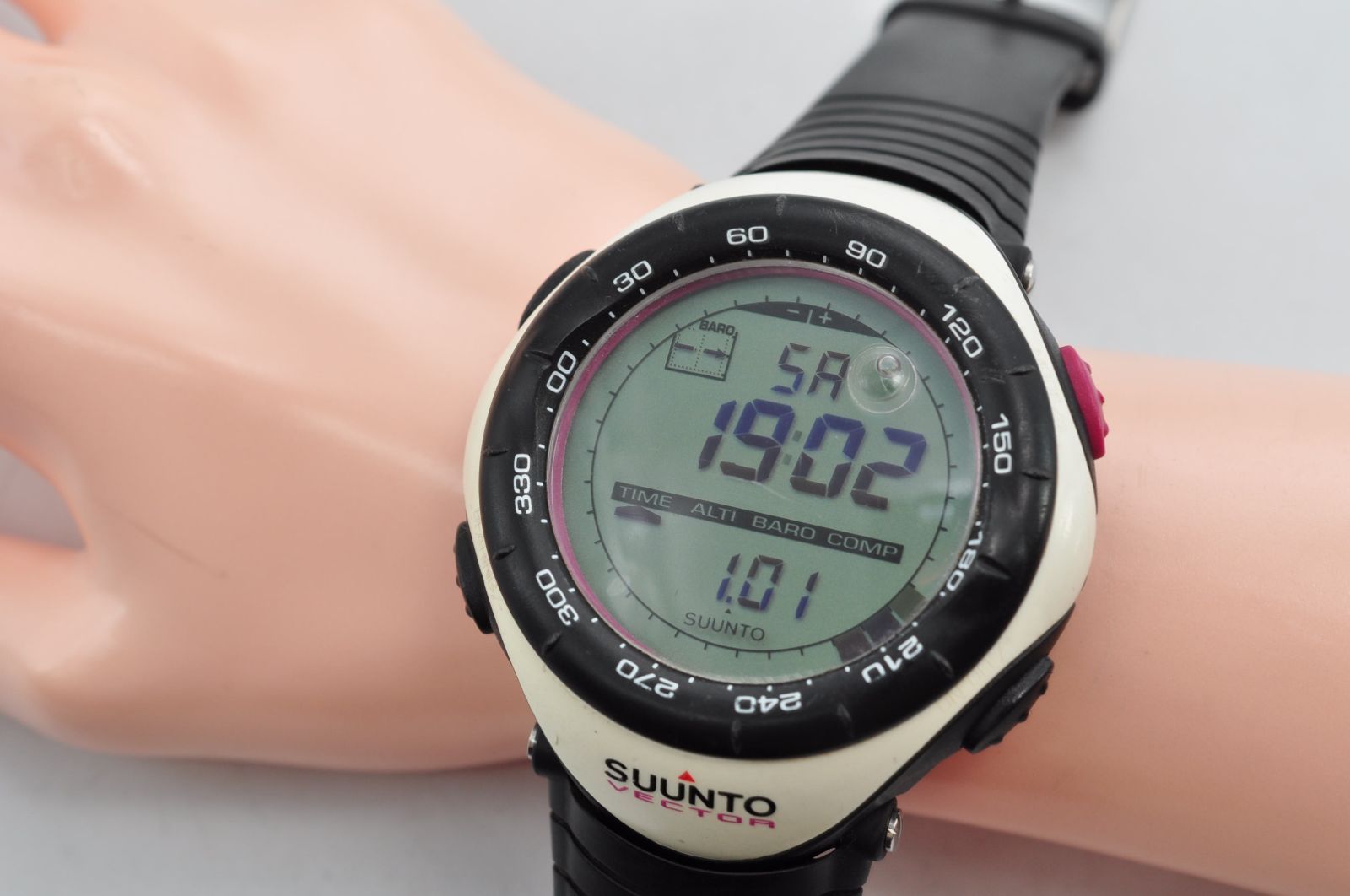 SUUNTO スント VECTOR ベクター Quartz クォーツ デジタル ウォッチ 