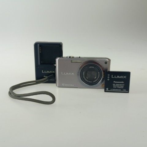Panasonic LUMIX DMC-FX100 Silver コンパクトデジタルカメラ デジカメ 10,549円