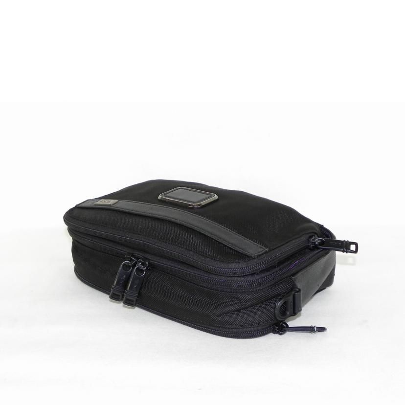 TUMI トリプルジップ クラッチバッグ ABランク 81 - メルカリ