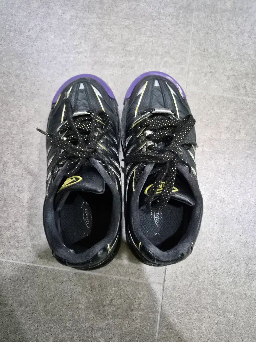 中古ボーリングシューズ バイネル 245 両手用