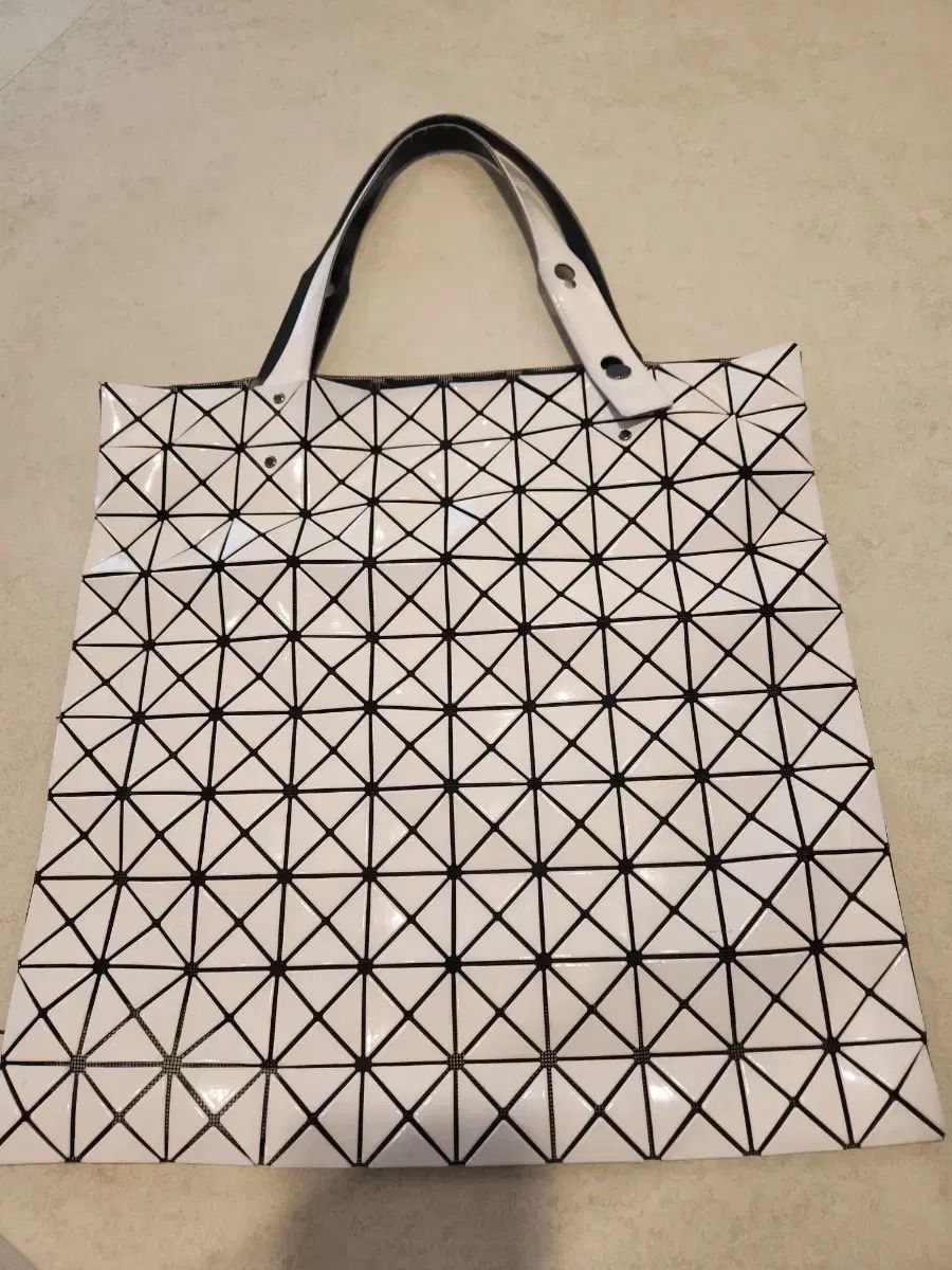 BAO BAO ISSEY MIYAKE バオバオイッセイミヤケ ルーセント バッグ
