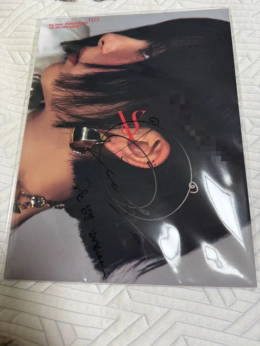 Red Velvet(レッドベルベット・レドベル) アイリーン（IRENE）＆スルギ(SEULGI) 틸트 サイン入り アルバム 出品