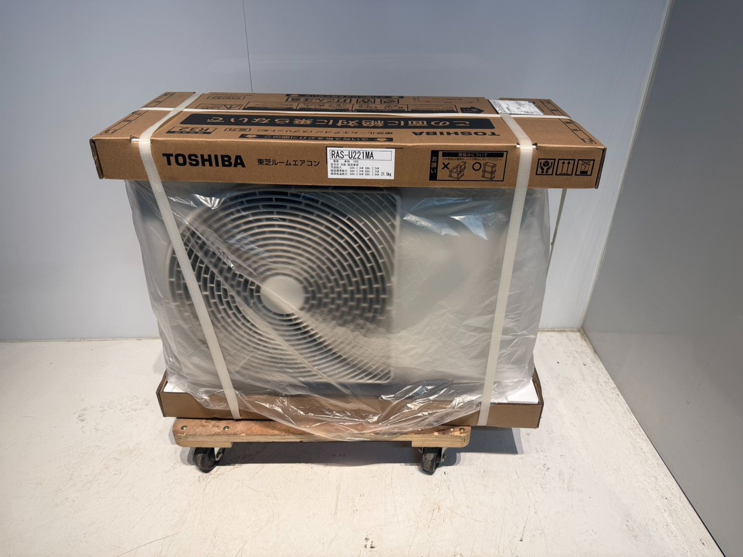 407　TOSHIBA　2025年製エアコン　6～8畳用　メーカー保証付き 407 TOSHIBA 2025年製エアコン 6～8畳用 新品未開封 - メルカリ