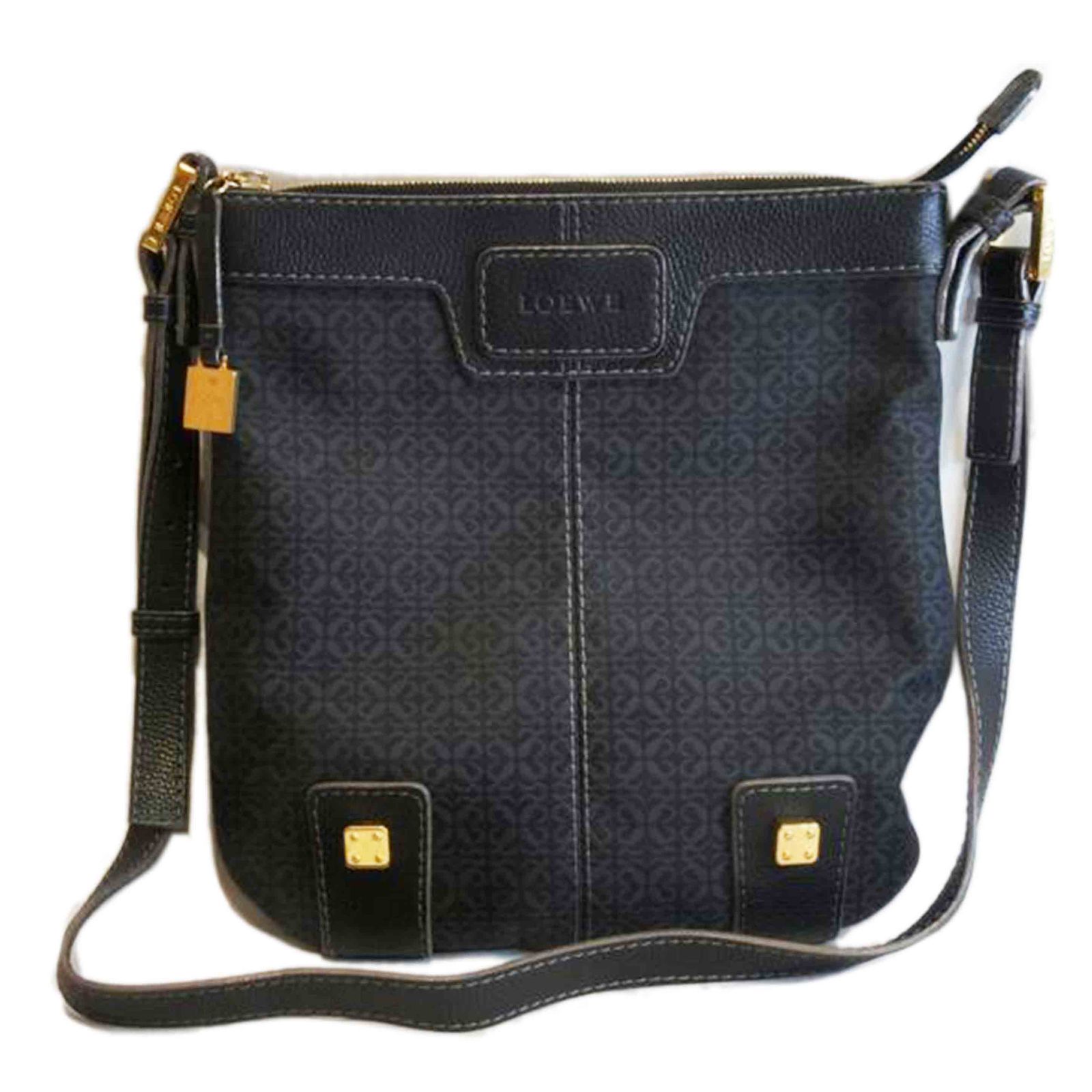 LOEWE アナグラム総柄ナイロンショルダーブラック Aランク 92