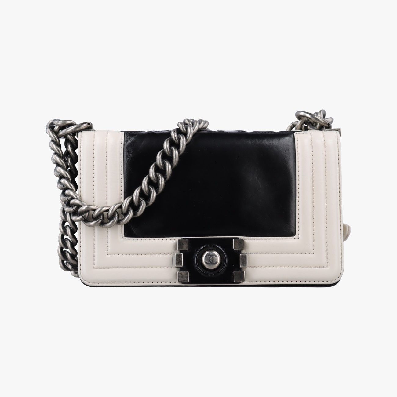 シャネルChanelボーイシャネル ブラック×ホワイト レザー A66712 15641167