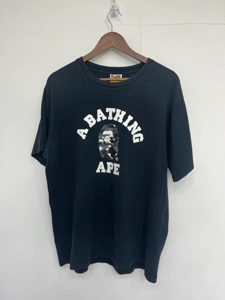 A BATHING APE アベイシングエイプ カモフラ Tシャツ
