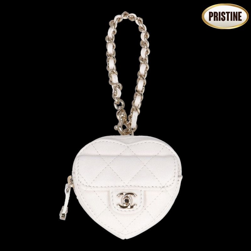 CHANEL ラムスキンハートチャームコインケースホワイト AP2783 SAランク 92