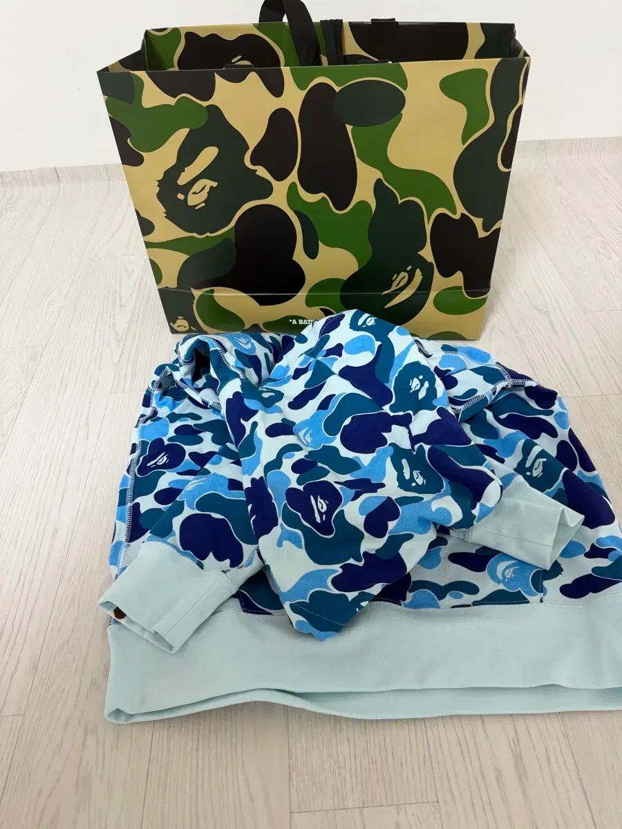A BATHING APE カモフラ フーディー ブルー