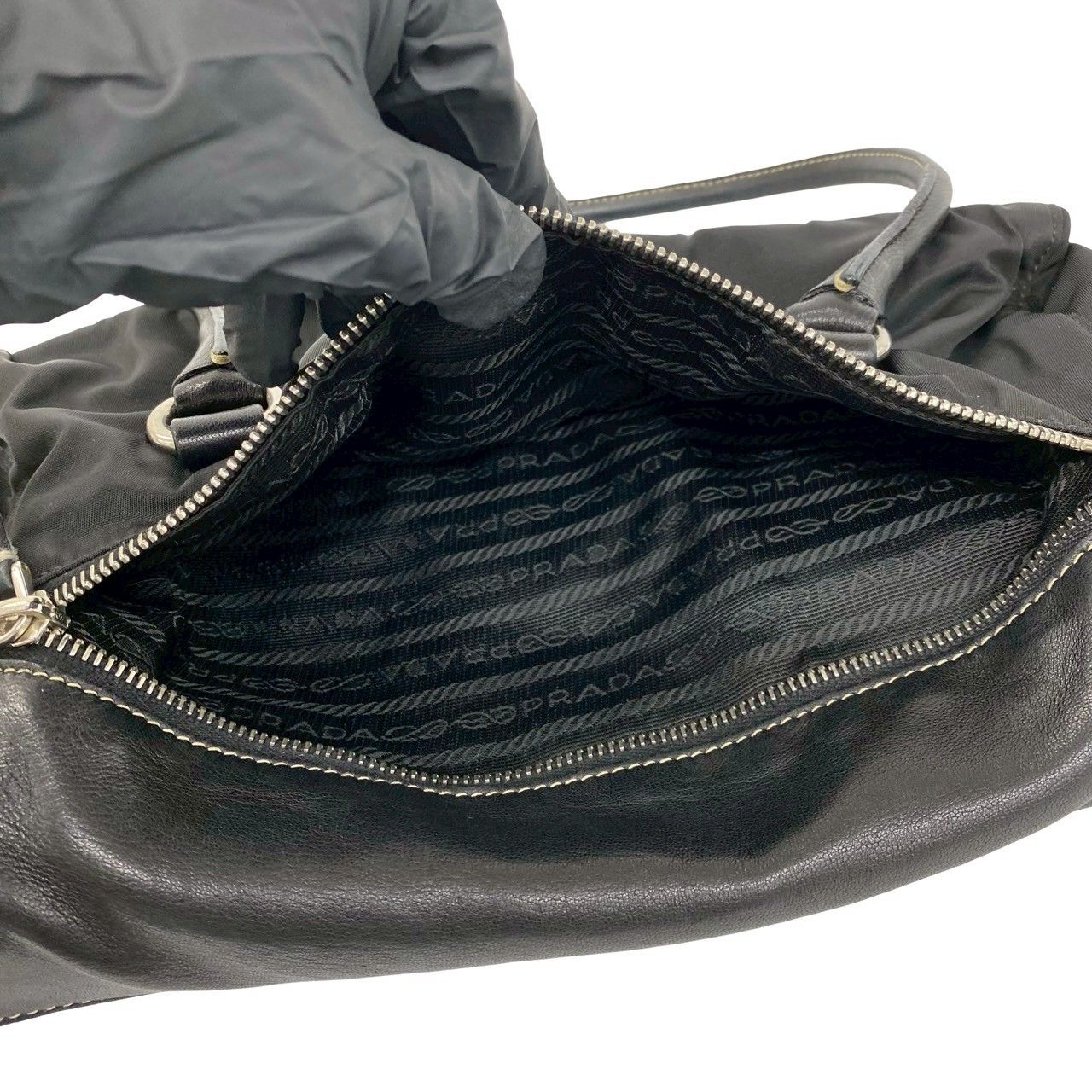 極 美品 希少品 PRADA プラダ 三角ロゴ 金具 レザー 本革 テスート