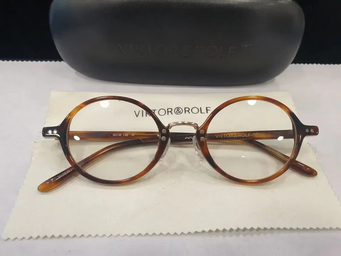 日本ハウスブランドメガネ VIKTOR&ROLF 正規品 新品 出品