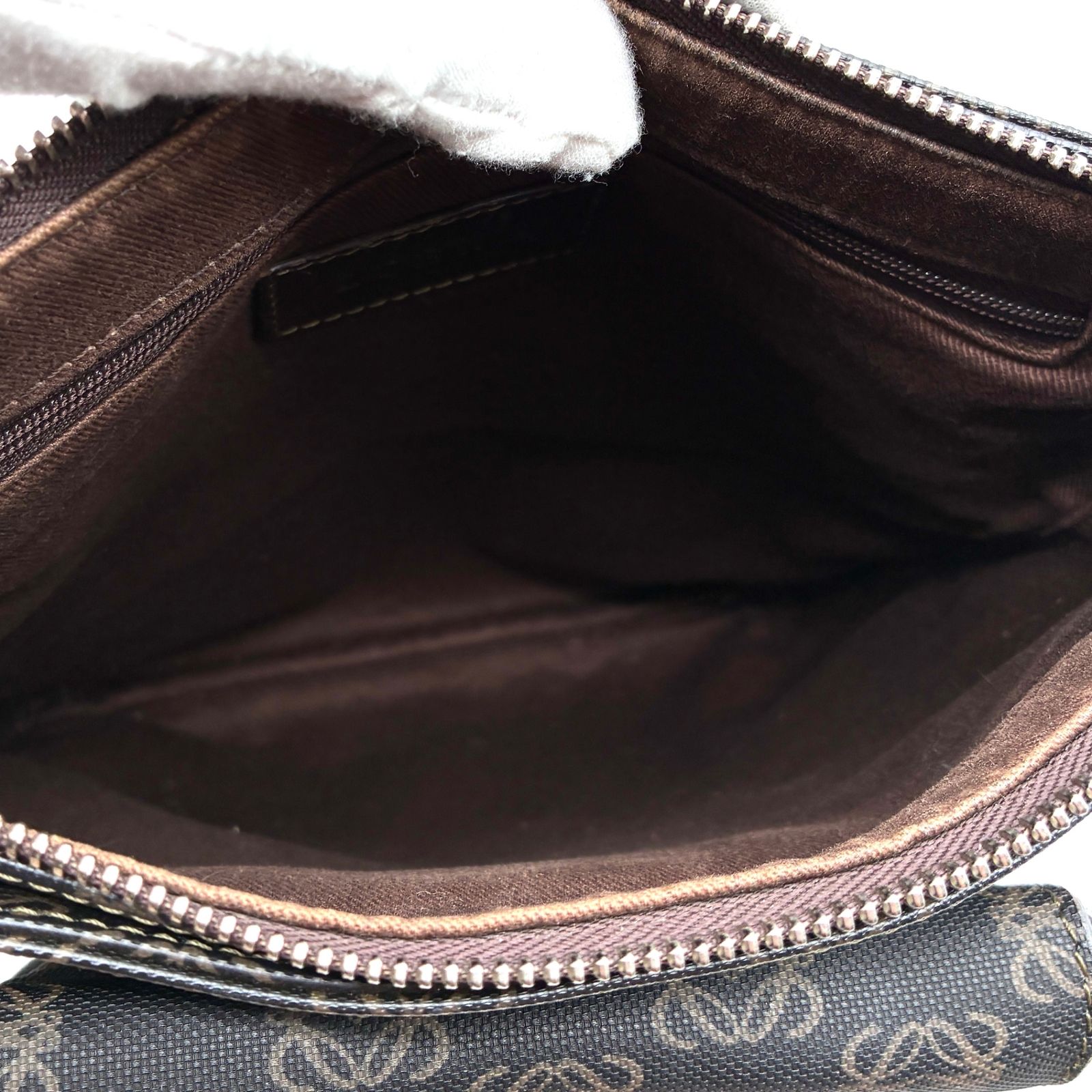 美品 ロエベ LOEWE ショルダーバッグ リピートアナグラム ポーチ付 