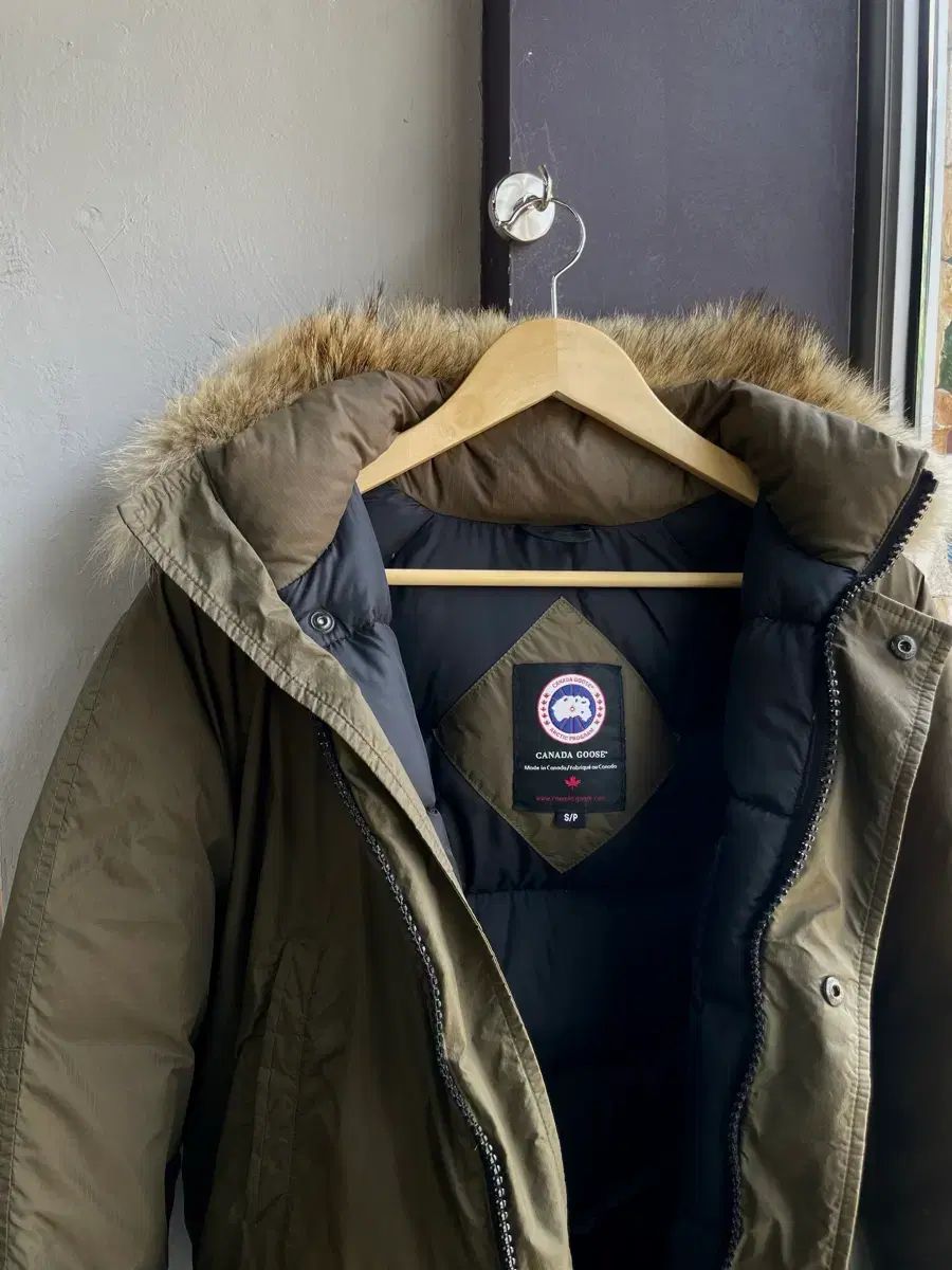 S/ Canada Goose(カナダグース) YUKON BLACK LABEL ナイロン フード 