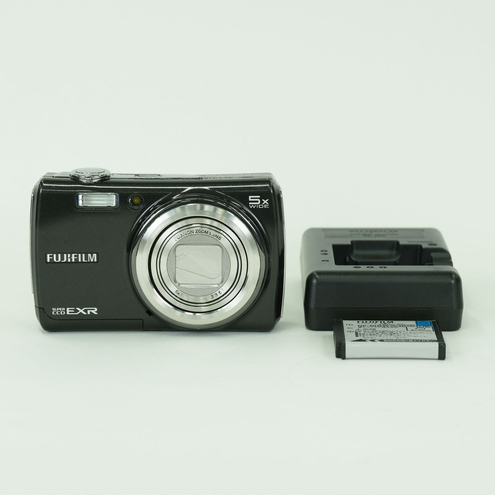 [難あり品] FUJIFILM FinePix F200EXR　ブラック | コンパクトデジタルカメラ