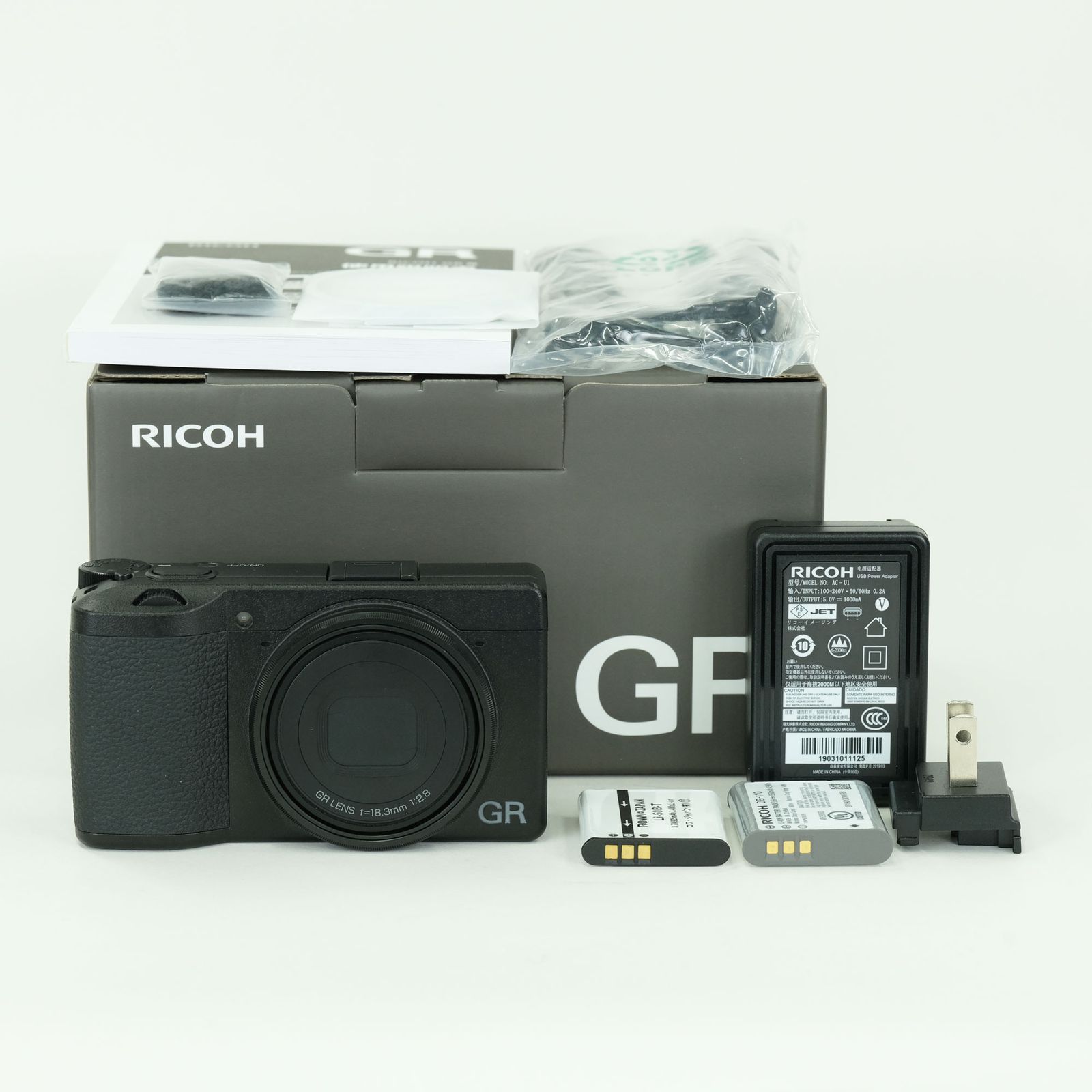 [良品 | シャッター数2,940回] RICOH GR III | コンパクトデジタルカメラ