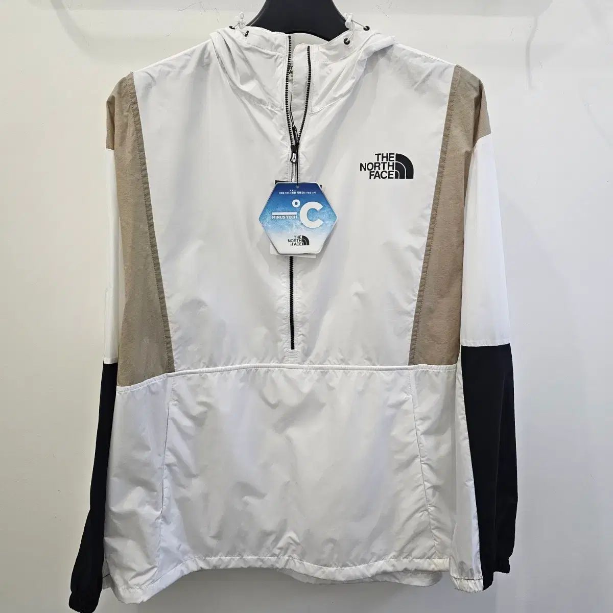 THE NORTH FACE ザノースフェイス ウィンドブレーカー 新品