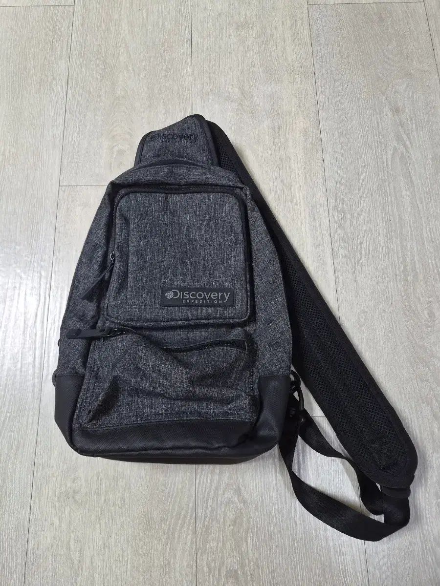 (新品バッグ級) DISCOVERY スリングバック (9L)