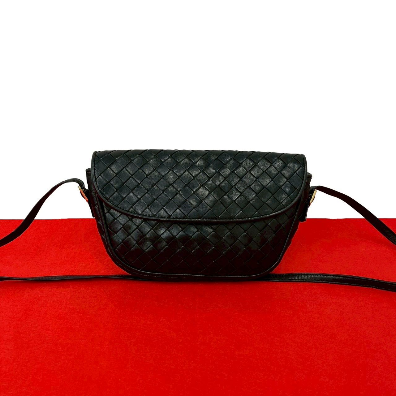 ボッテガヴェネタ レザー ミニショルダーバッグ 黒 サコッシュ 極 美品 BOTTEGA VENETA ボッテガヴェネタ イントレチャート レザー 本