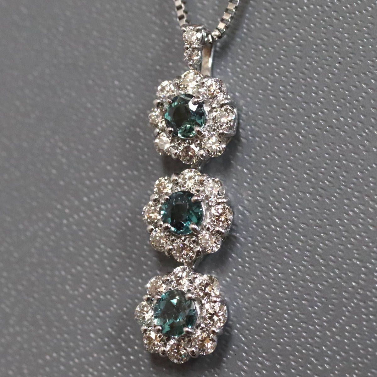 Pt900/Pt850アレキサンドライトダイヤモンドペンダント A0.33 D0.45 3.7g AJ付45cm