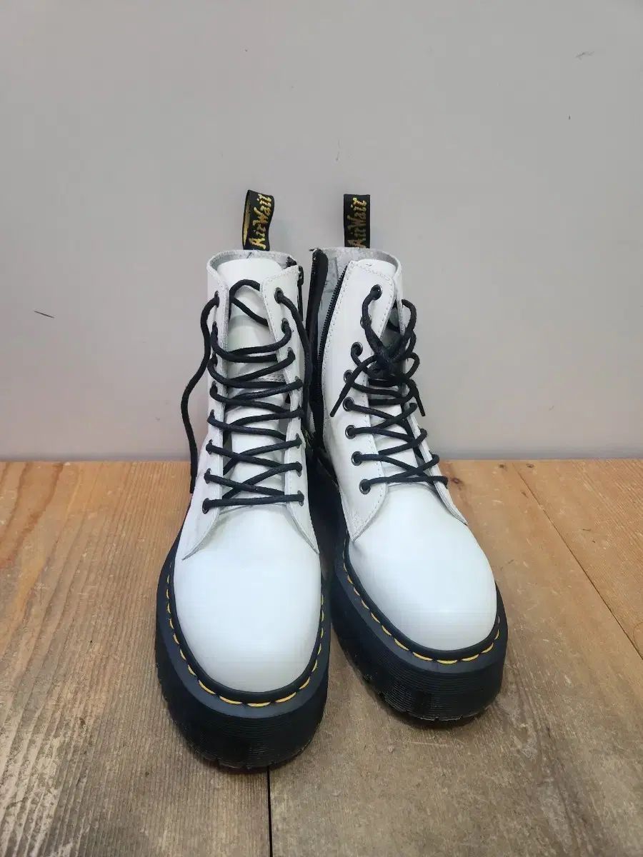 DR. MARTENS ドクターマーチン 白 ウォーカーブーツ uk6